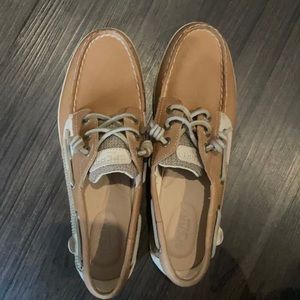 Brand new woman sperrys